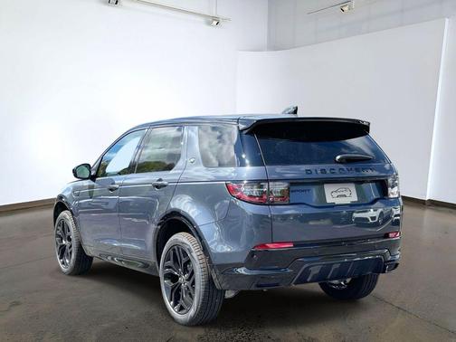Varesine Blue Metallic 2026 Land Rover Discovery Sport Landmark