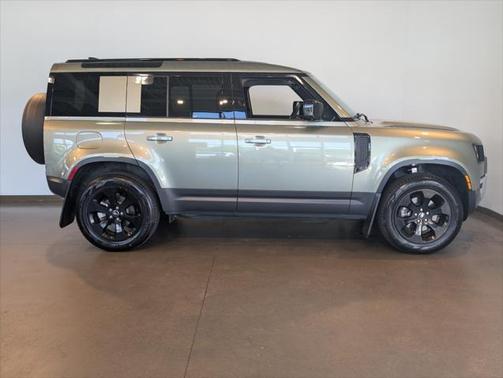 2025 Land Rover Defender 110 P300