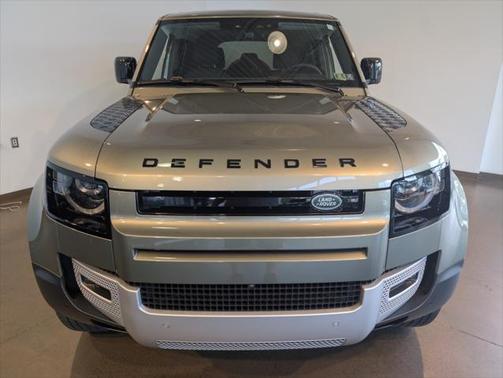 2025 Land Rover Defender 110 P300