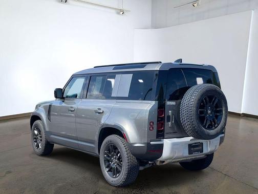 Silicon Silver Premium Metallic 2025 Land Rover Defender 110 P300