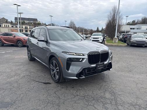 Skyscraper Grey Metallic 2023 BMW X7 xDrive40i