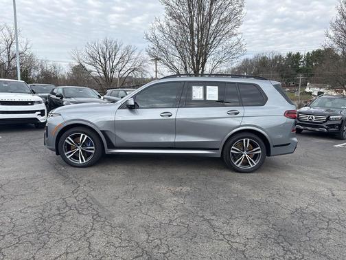 Skyscraper Grey Metallic 2023 BMW X7 xDrive40i