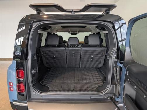 2023 Land Rover Defender 110 X-Dynamic SE