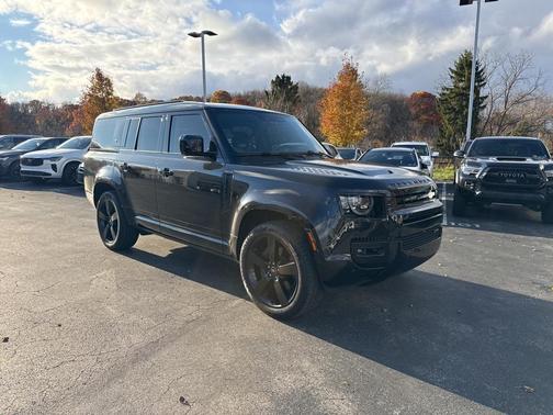 2023 Land Rover Defender 130 X-Dynamic SE