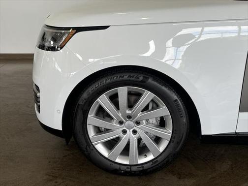 2025 Land Rover Range Rover P400 SE