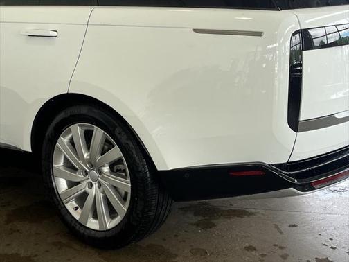 2025 Land Rover Range Rover P400 SE