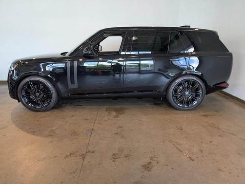 2025 Land Rover Range Rover P400 SE 7 Seat