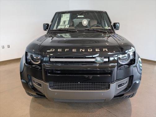 2025 Land Rover Defender 110 P400 X-Dynamic SE