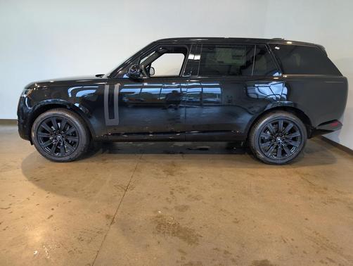 2025 Land Rover Range Rover P400 SE 7 Seat