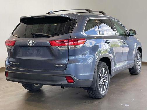 Shoreline Mist 2019 Toyota Highlander XLE