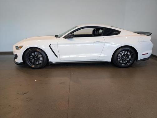 2016 Ford Shelby GT350 Base