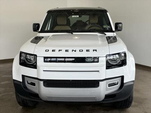 2025 Land Rover Defender 110 P300