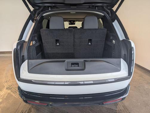 2025 Land Rover Range Rover P530 SE 7 Seat