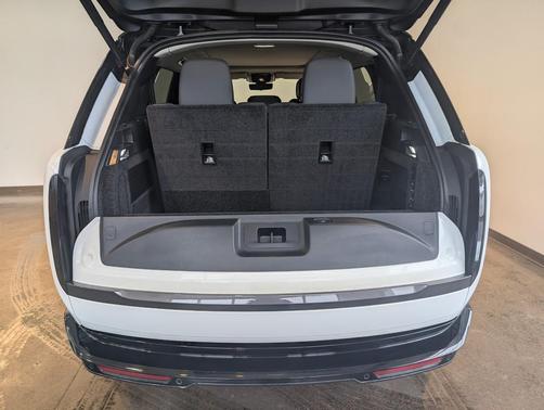 2025 Land Rover Range Rover P530 SE 7 Seat