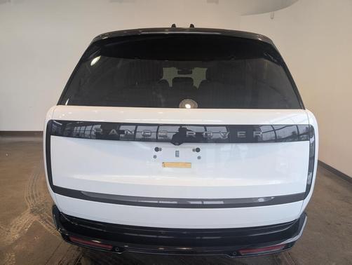 Fuji White 2025 Land Rover Range Rover P530 SE 7 Seat