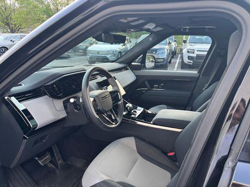 Obsidian Black SV Bespoke Ultra Metallic Gloss 2024 Land Rover Range Rover Sport SV Edition One Obsidian Black