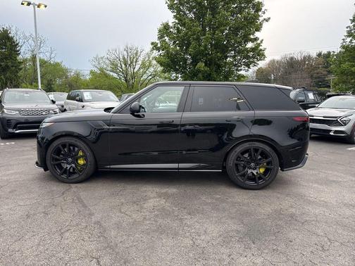 Obsidian Black SV Bespoke Ultra Metallic Gloss 2024 Land Rover Range Rover Sport SV Edition One Obsidian Black