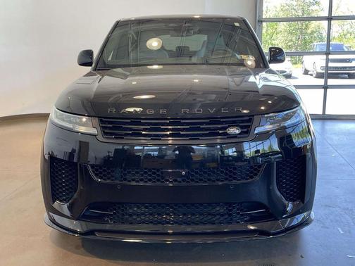 Obsidian Black SV Bespoke Ultra Metallic Gloss 2024 Land Rover Range Rover Sport SV Edition One Obsidian Black