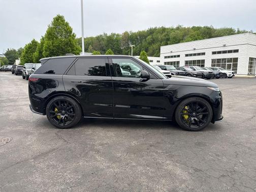 Obsidian Black SV Bespoke Ultra Metallic Gloss 2024 Land Rover Range Rover Sport SV Edition One Obsidian Black