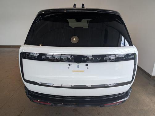 2025 Land Rover Range Rover P530 SE 7 Seat