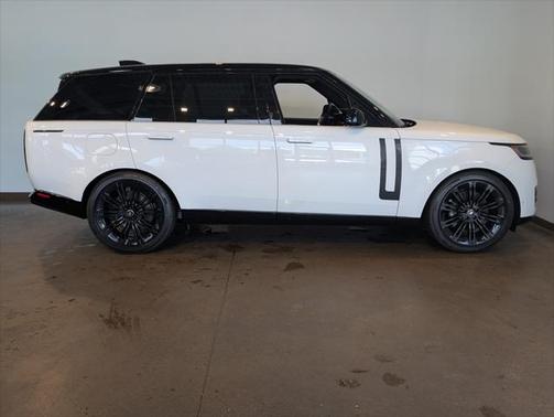 2025 Land Rover Range Rover P530 SE 7 Seat