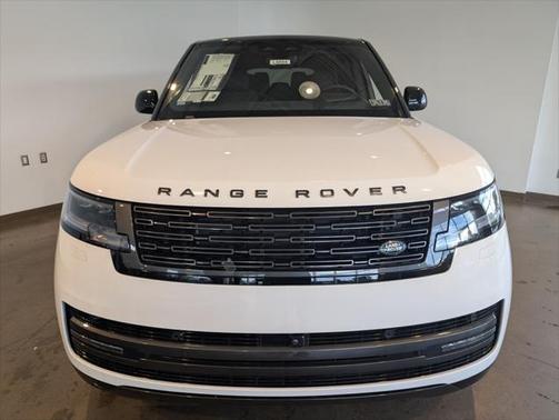 2025 Land Rover Range Rover P530 SE 7 Seat