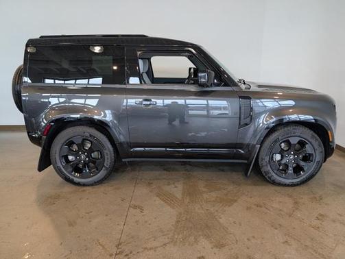 2025 Land Rover Defender 90 P400 X-Dynamic SE