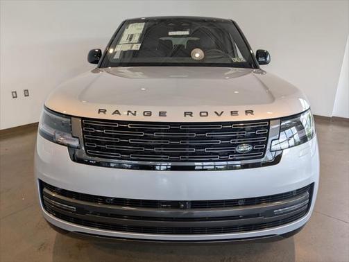 2025 Land Rover Range Rover P400 SE 7 Seat
