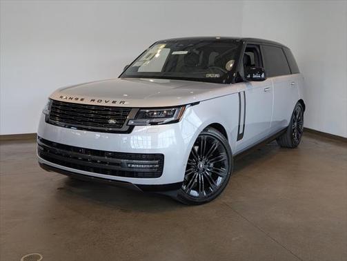 2025 Land Rover Range Rover P400 SE 7 Seat