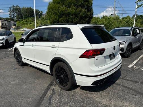 Pure White 2022 Volkswagen Tiguan 2.0T SE R-Line Black 4MOTION