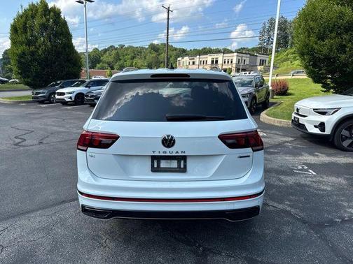 Pure White 2022 Volkswagen Tiguan 2.0T SE R-Line Black 4MOTION