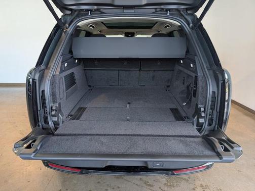 2025 Land Rover Range Rover P400 SE