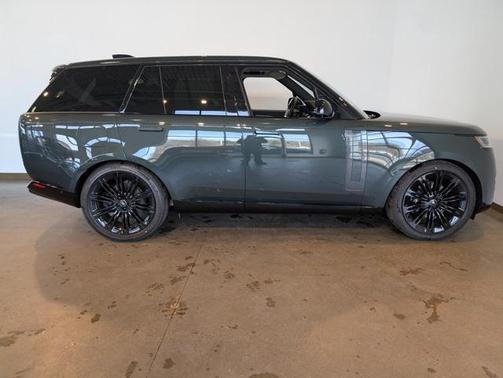 2025 Land Rover Range Rover P400 SE