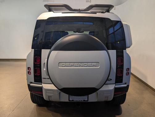 2023 Land Rover Defender 110 SE