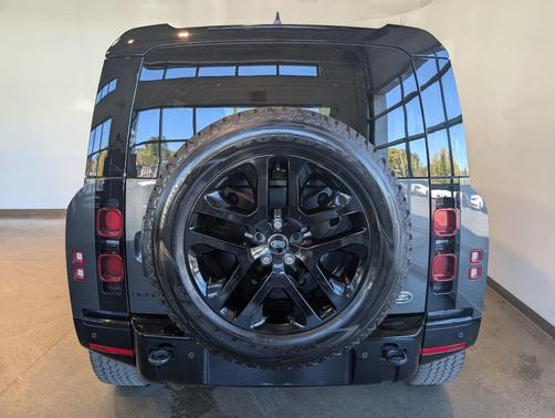 2023 Land Rover Defender 110 X-Dynamic SE