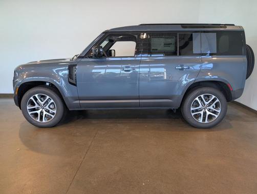 2025 Land Rover Defender 110 P400 S