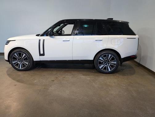 2025 Land Rover Range Rover P550e Autobiography