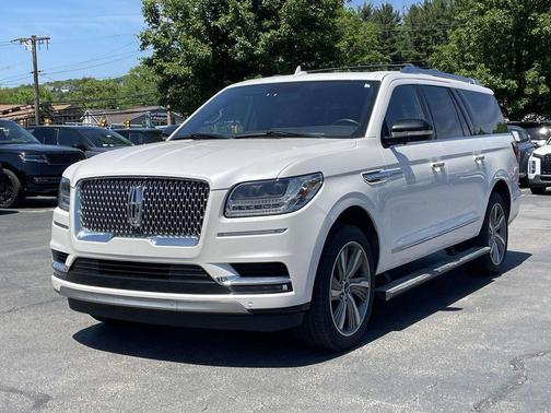 White Platinum Clearcoat 2018 Lincoln Navigator L Reserve