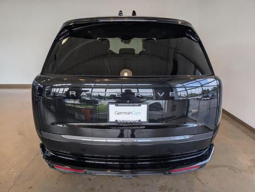 2025 Land Rover Range Rover P530 SE