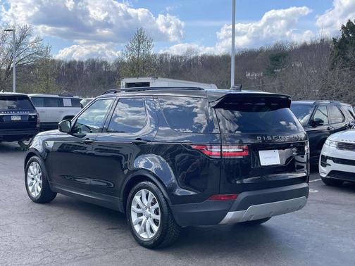 Santorini Black Metallic 2020 Land Rover Discovery HSE