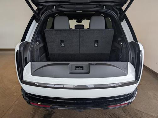 2025 Land Rover Range Rover P530 SE 7 Seat