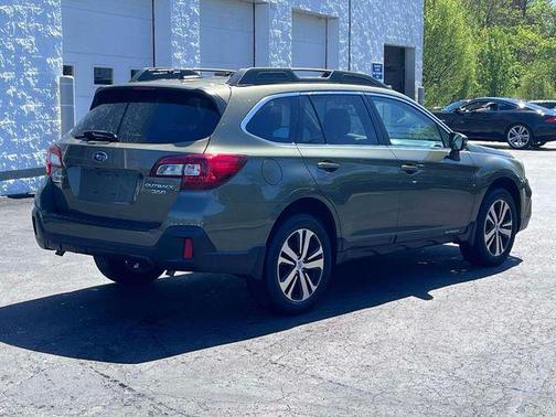 Wilderness Green Metallic 2019 Subaru Outback 3.6R Limited