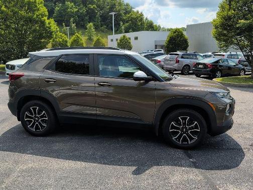 Zeus Bronze Metallic 2022 Chevrolet Trailblazer ACTIV