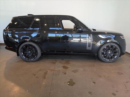 2025 Land Rover Range Rover P530 SE