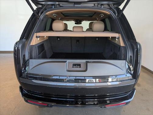2025 Land Rover Range Rover P530 SE