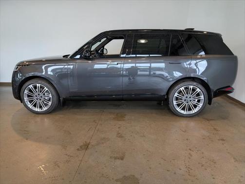 2025 Land Rover Range Rover P400 SE 7 Seat