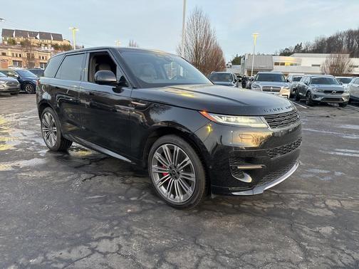 2025 Land Rover Range Rover Sport SE
