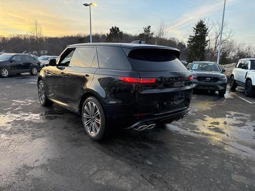2025 Land Rover Range Rover Sport SE
