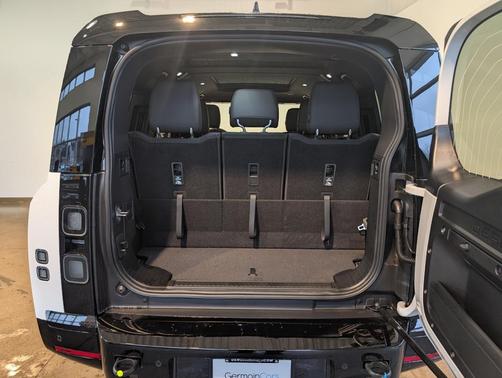 2026 Land Rover Defender X-Dynamic SE