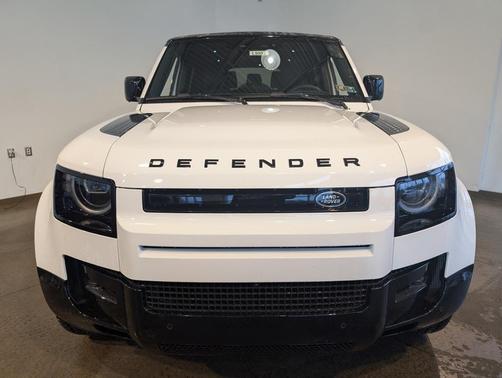 2026 Land Rover Defender X-Dynamic SE